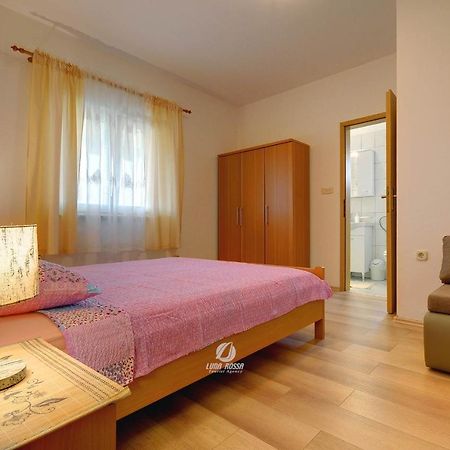 Apartment Mladenka Pula Ngoại thất bức ảnh