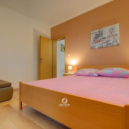Apartment Mladenka Pula Ngoại thất bức ảnh