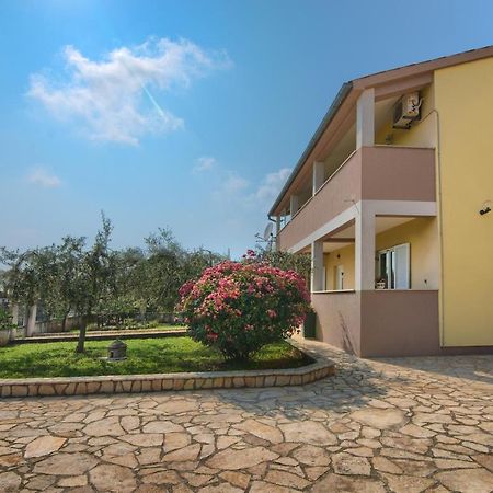 Apartment Mladenka Pula Ngoại thất bức ảnh
