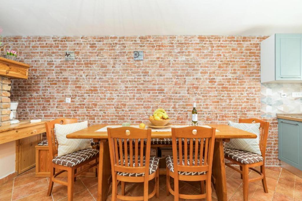 Apartment Mladenka Pula Ngoại thất bức ảnh