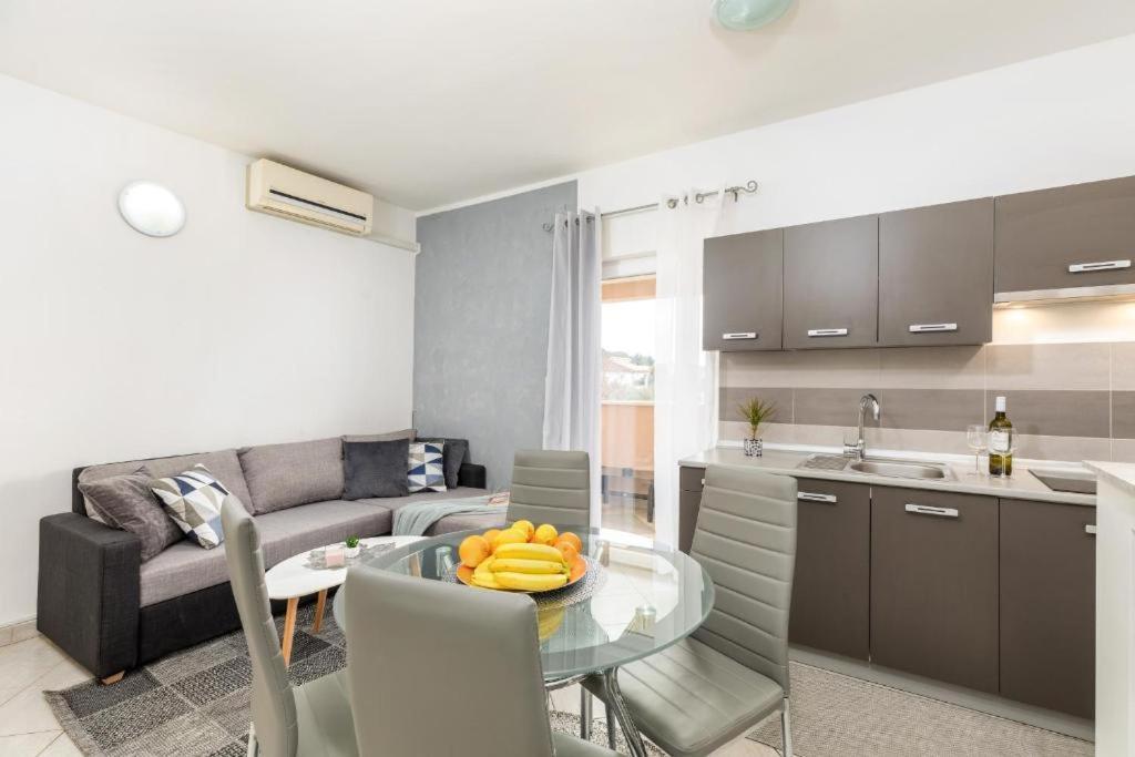 Apartment Mladenka Pula Ngoại thất bức ảnh