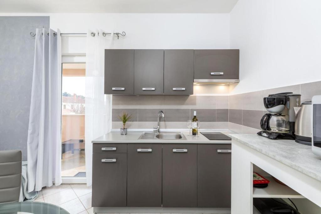 Apartment Mladenka Pula Ngoại thất bức ảnh