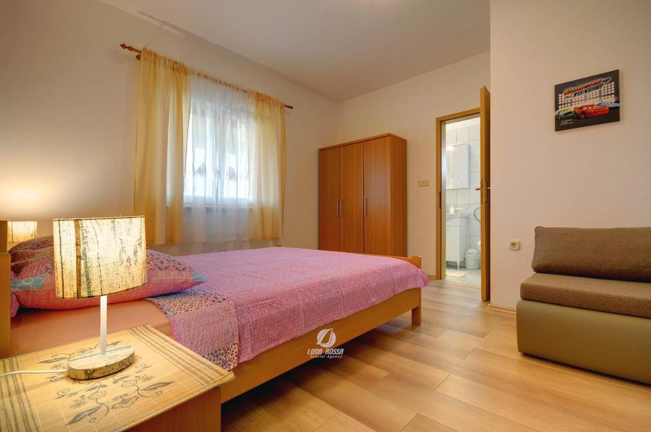 Apartment Mladenka Pula Ngoại thất bức ảnh