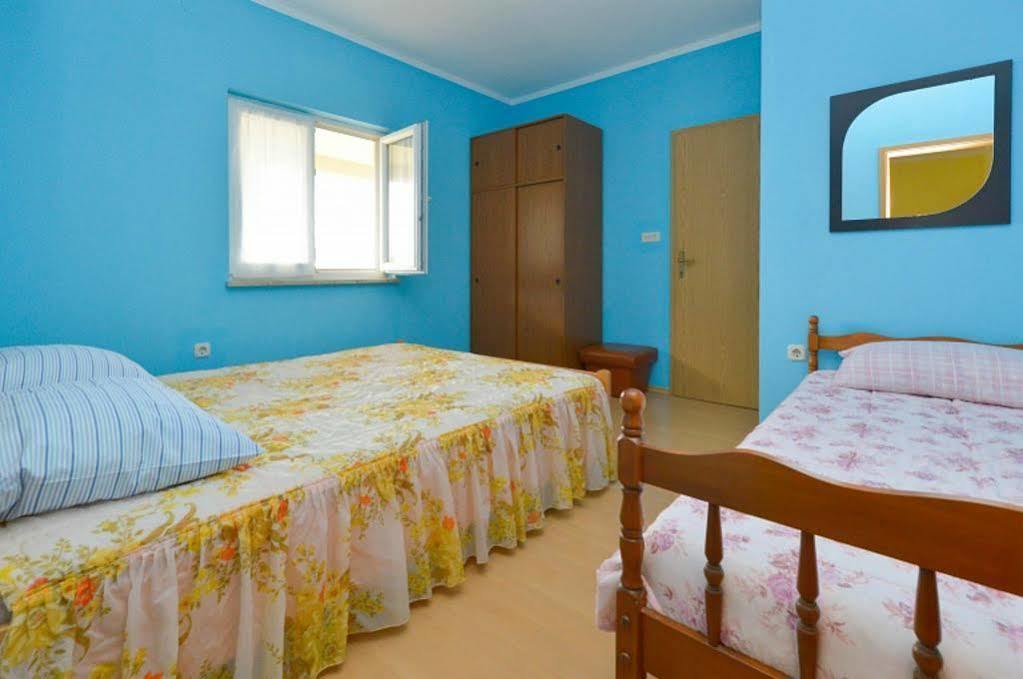Apartment Mladenka Pula Ngoại thất bức ảnh
