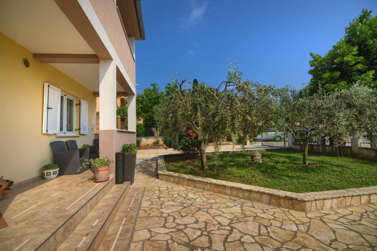Apartment Mladenka Pula Ngoại thất bức ảnh