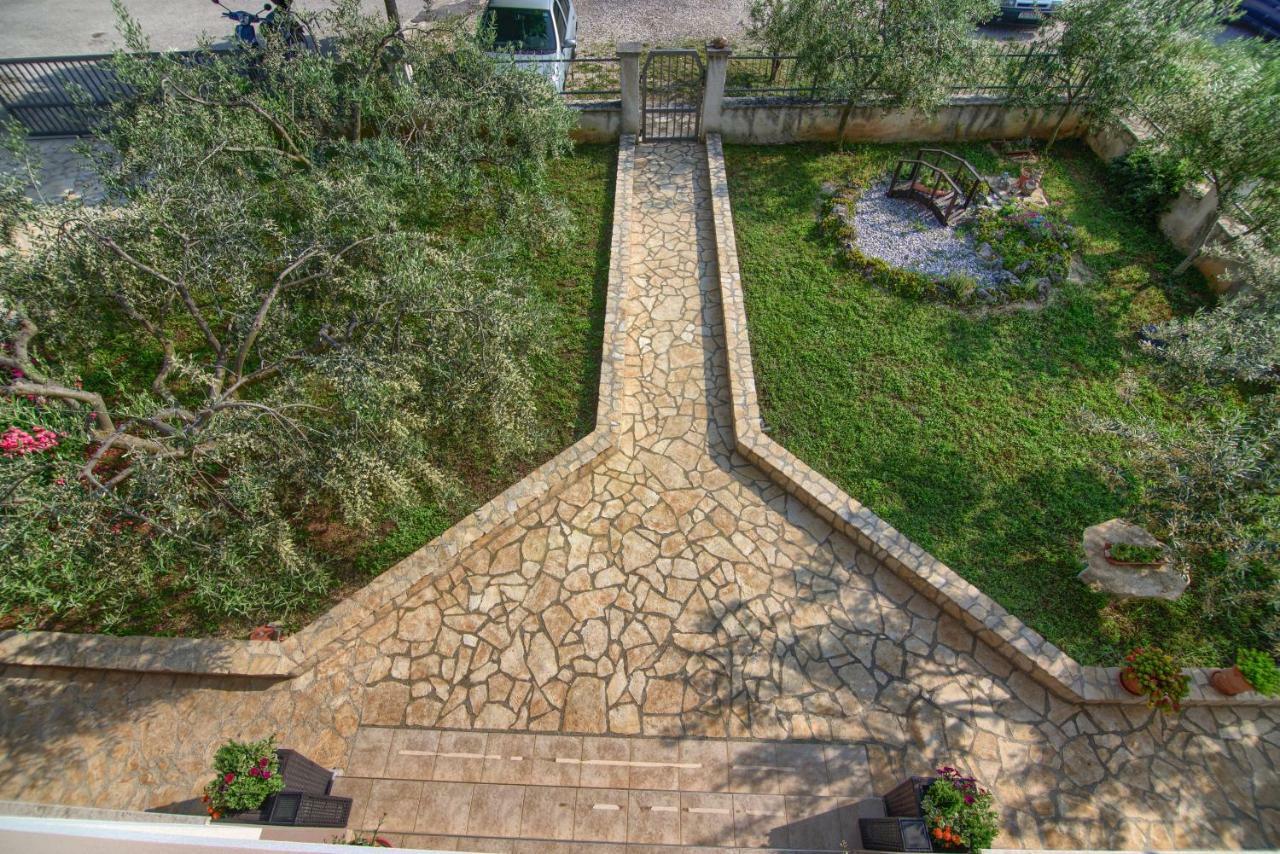 Apartment Mladenka Pula Ngoại thất bức ảnh