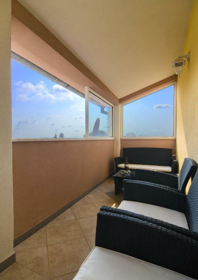 Apartment Mladenka Pula Ngoại thất bức ảnh
