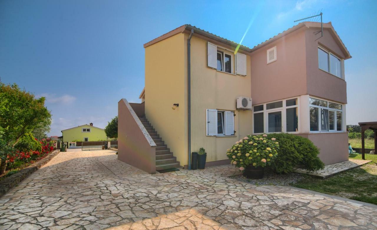 Apartment Mladenka Pula Ngoại thất bức ảnh