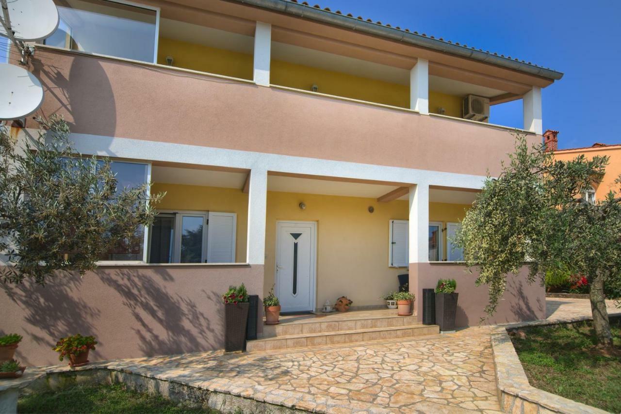 Apartment Mladenka Pula Ngoại thất bức ảnh