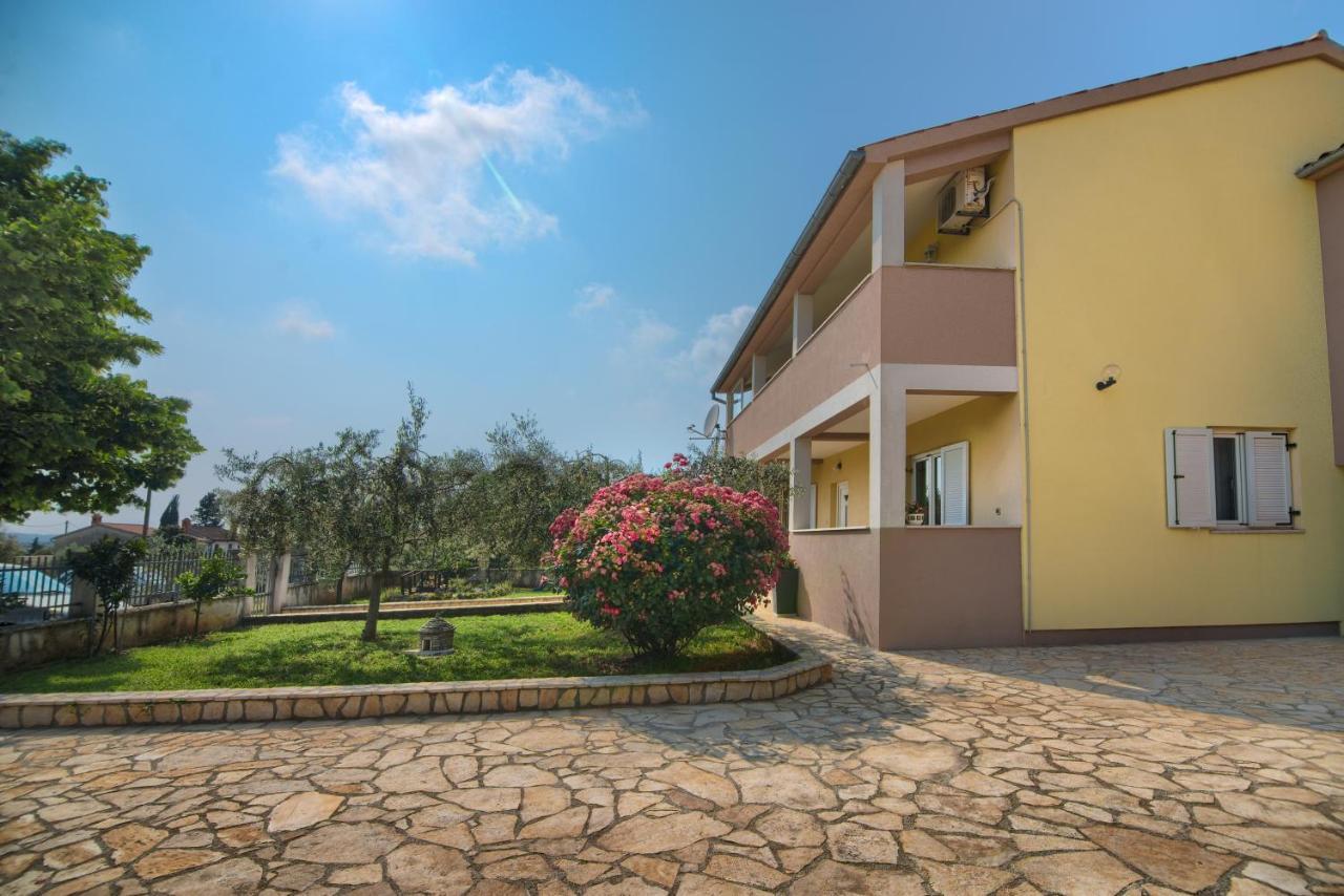 Apartment Mladenka Pula Ngoại thất bức ảnh